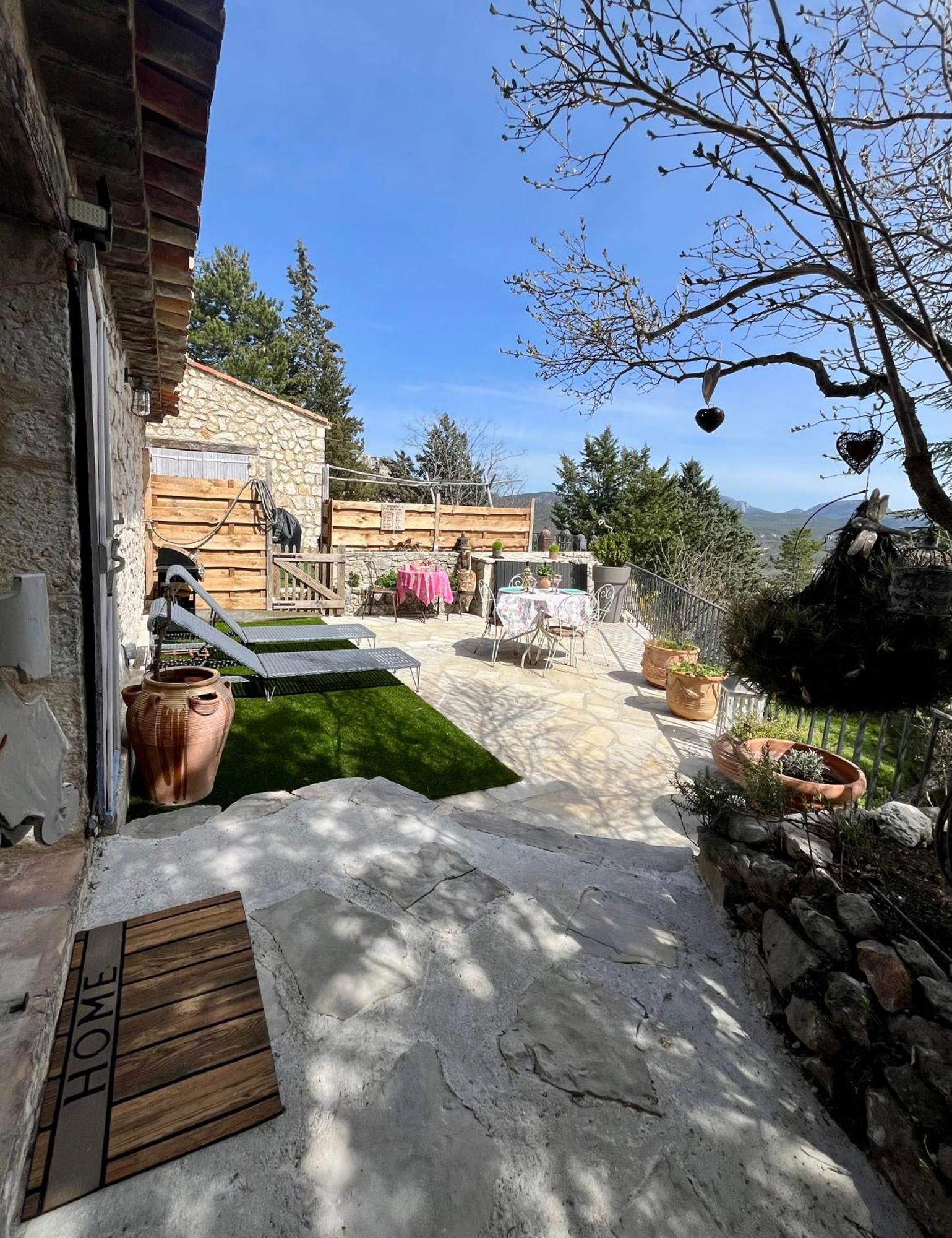 La Maison D'Eddy Et Caro Aux Portes Du Verdon Триганс Экстерьер фото